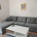 Apartman Hills-pool&jacuzzi Private Garden Home-near Old Town *