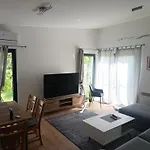 Hills-pool&jacuzzi Private Garden Home-near Old Town