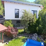 Apartman Hills-pool&jacuzzi Private Garden Home-near Old Town *