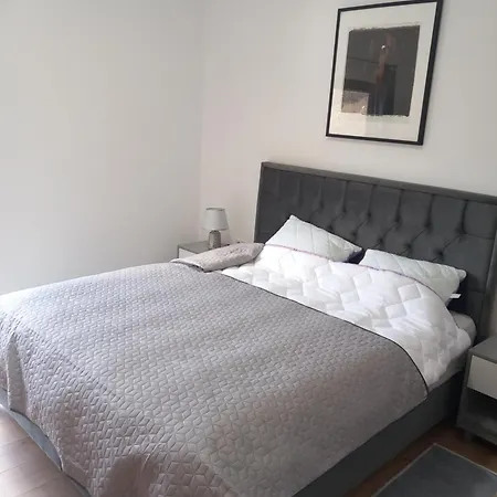 Apartment Hills,small With Garden And Garage,old Sarajevo