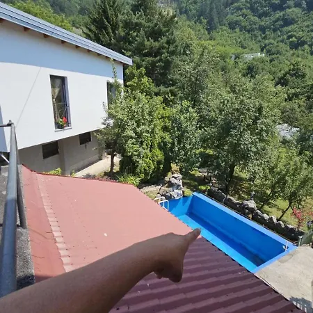 Apartment Hills,small With Garden And Garage Sarajevo