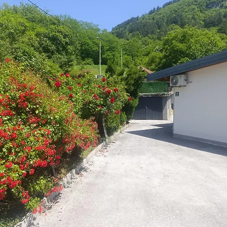 Apartment Hills,small With Garden And Garage,old *