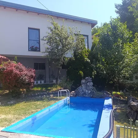 Hills,small With Garden And Garage,old