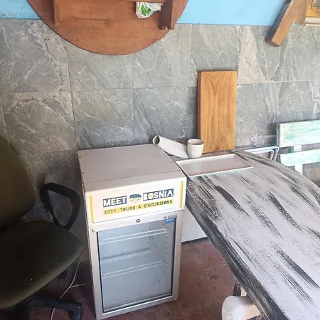 Hills,lux Small With Garden And Garage,old