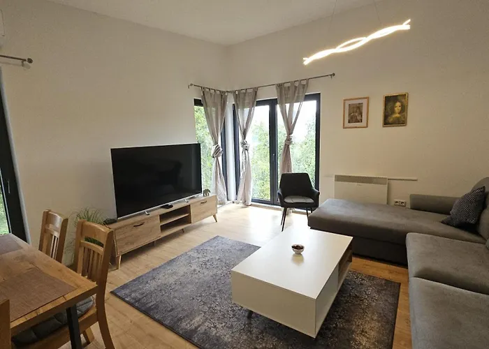 Hills-pool&jacuzzi Private Garden Home-near Old Town * سراييفو