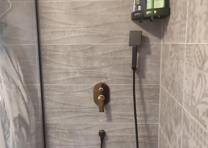 Hills-pool&jacuzzi Private Garden Home-near Old Town شقة سراييفو