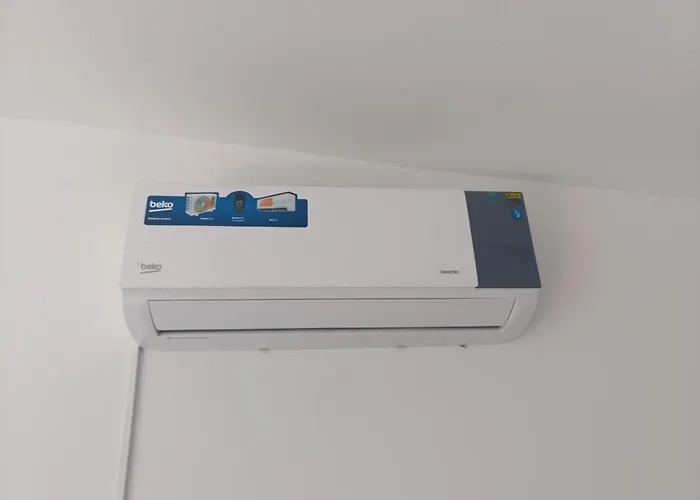 Hills-pool&jacuzzi Private Garden Home-near Old Town *