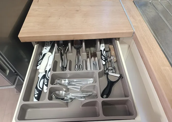 Hills-pool&jacuzzi Private Garden Home-near Old Town سراييفو